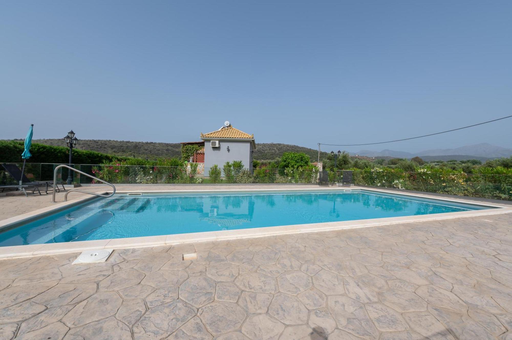 Spedion Villa - Near To Sea Villas With Heated Swimming Pool Gythio Zewnętrze zdjęcie