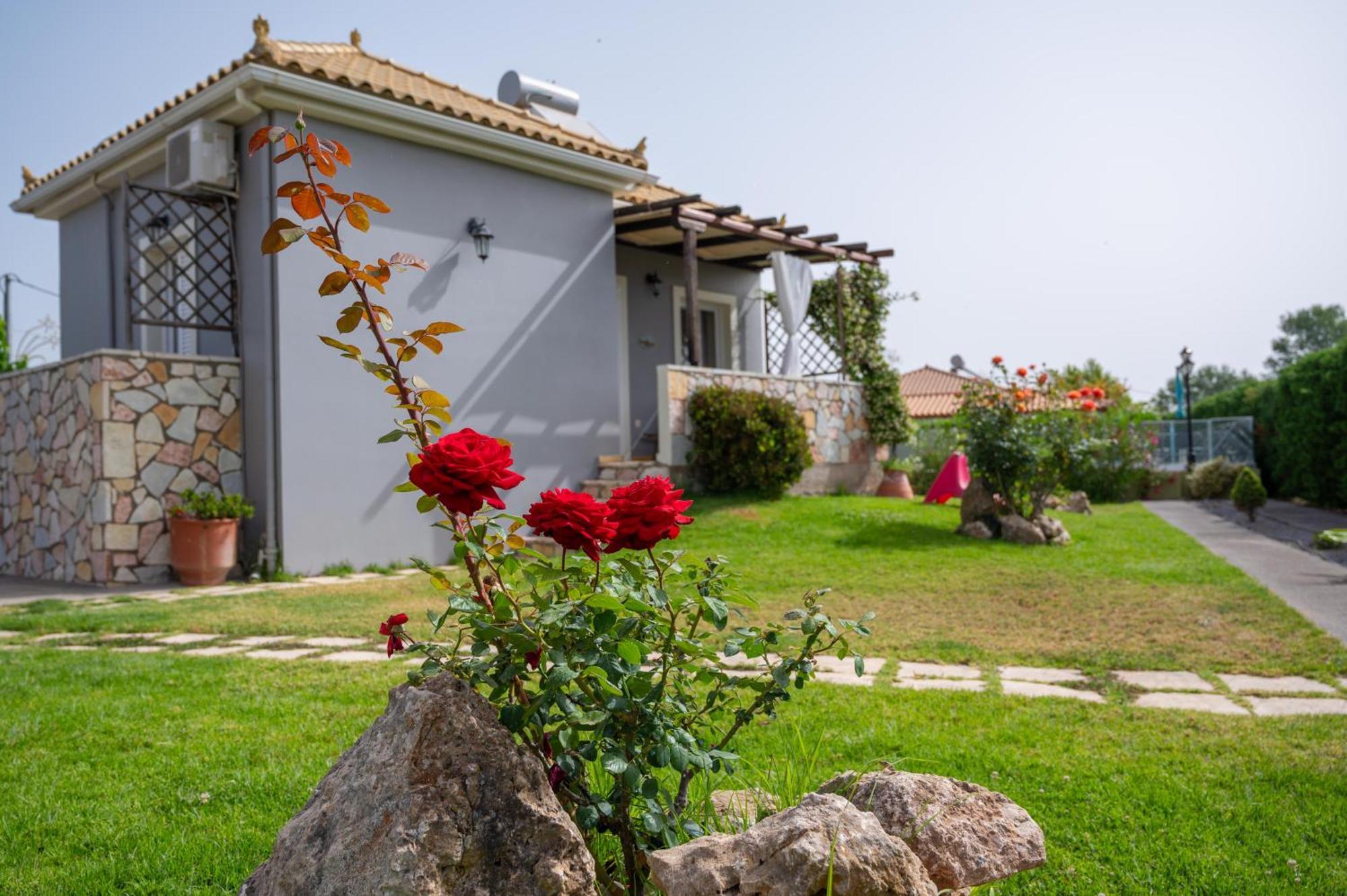 Spedion Villa - Near To Sea Villas With Heated Swimming Pool Gythio Zewnętrze zdjęcie